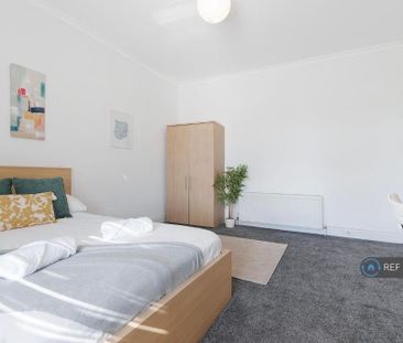 4 bedroom terraced house to rent - Photo 3