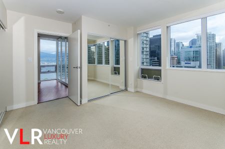 Condo in Downtown Vancouver, BC - Photo 5