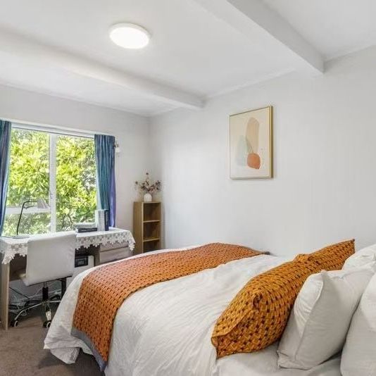 Sunny spacious house with sea views - Photo 1