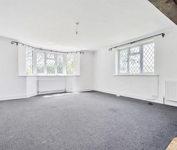 5 bedroom detached house to rent - Photo 2