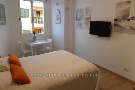 A lovely, centrally located and cosy studio flat is available for short-term rental in Puerto de La Cruz, right by the beach. - Foto 5