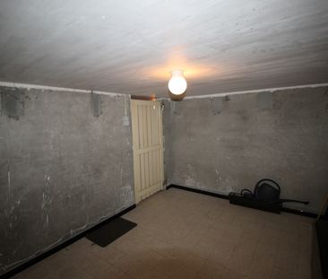 Een appartement op de 1ste verdieping met 2 slaapkamers en terras. - Foto 2