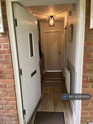 2 bedroom end of terrace house to rent - Photo 1