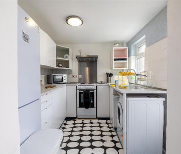 3 bedroom private hall to rent - Photo 3