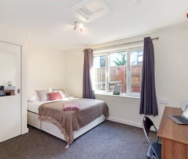 53 ST MICHAELS LANE Leeds - LS6 3BR - Photo 3