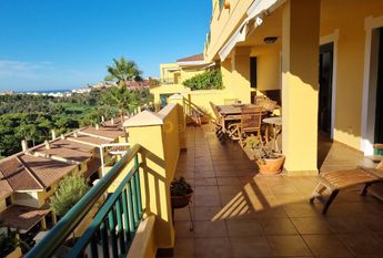 LONG SEASON. BEAUTIFUL APARTMENT FOR RENT IN BENALMADENA IS NOW FOR RENT.