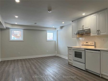 Detached Home For Lease | N8128914 - Photo 4