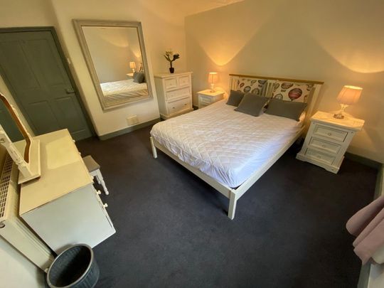 Blakeshall - Photo 1