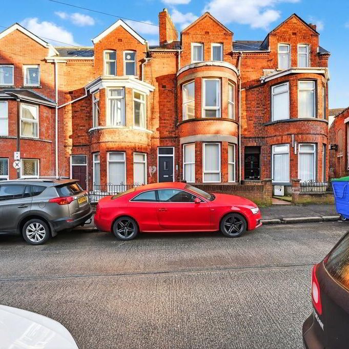 Flat 2, 5 Melrose Street, Belfast, BT9 7DL - Photo 1