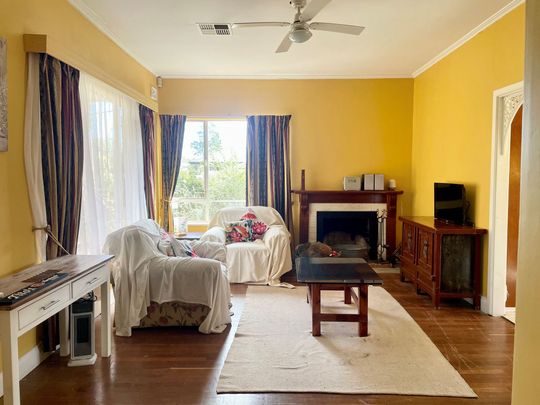 Furnished 2 Bedroom Home - Photo 1