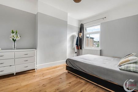 4 bedroom terraced house to rent - Photo 5