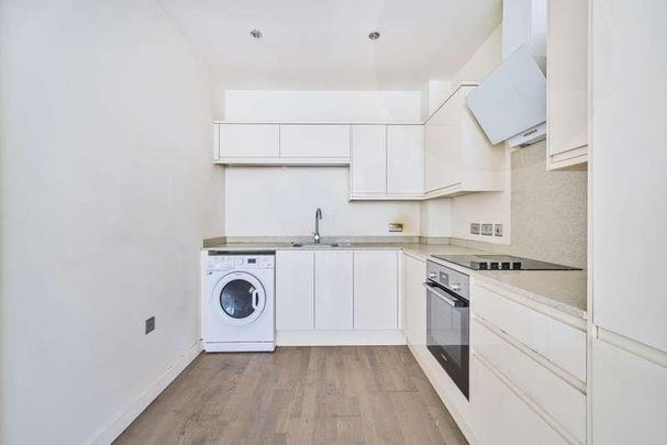 Cleeve Road, Leatherhead, KT22 - Photo 1