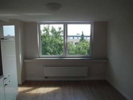 Top Lage in Sachsenhausen - 2 Zimmer-Bad-Balkon mit Einbauküche - Photo 4