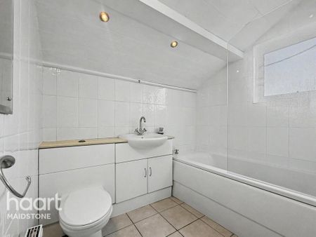 2 bedroom terraced house to rent - Photo 5