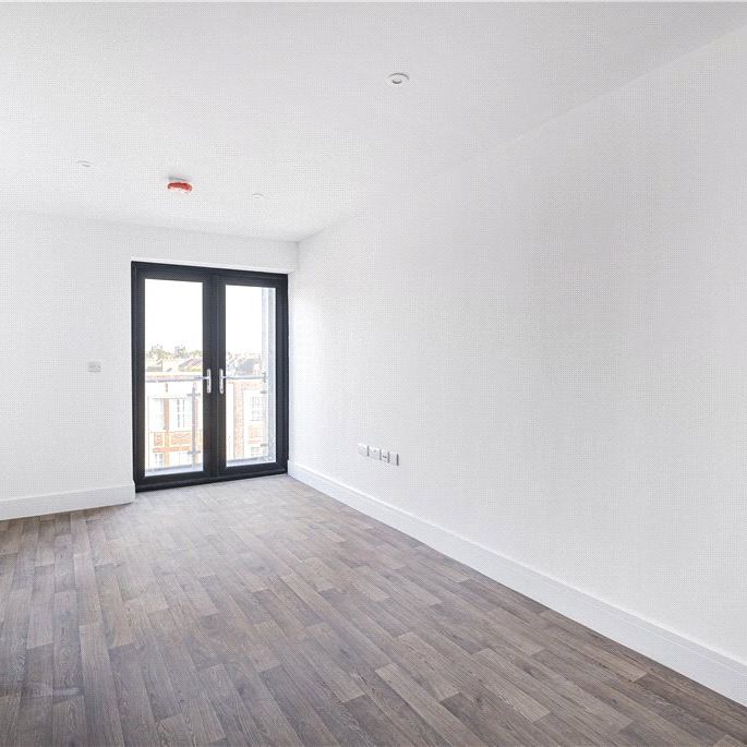 London Road, Thornton Heath, CR7 6AW - Photo 1