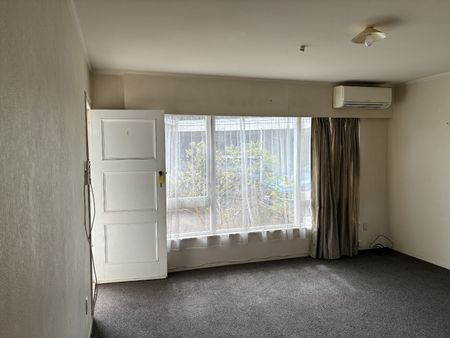Lovely Two Bedroom Unit - Photo 4