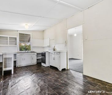 Tidy Cottage with Ample Yard Space - Photo 5