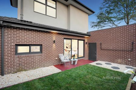 2/14 Stanley Grove, Blackburn - Photo 4