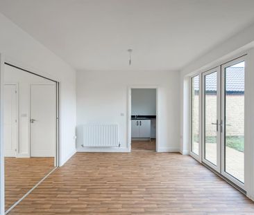 4 bedroom detached house to rent - Photo 1