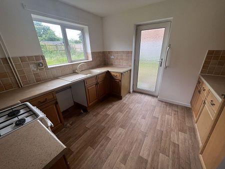 4 Bedroom Detached - Photo 3