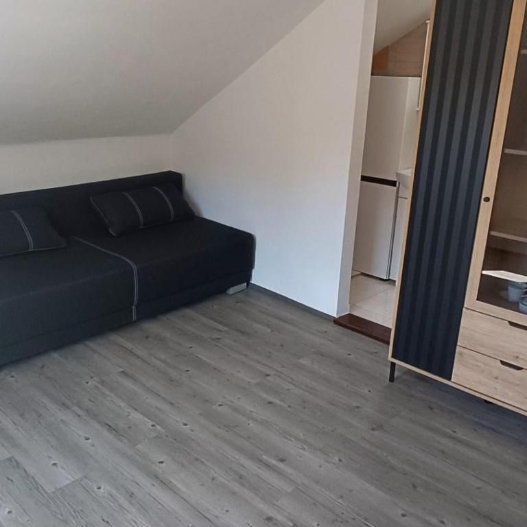 Pronájem bytu 1+kk 18 m2 - Fotografie 1