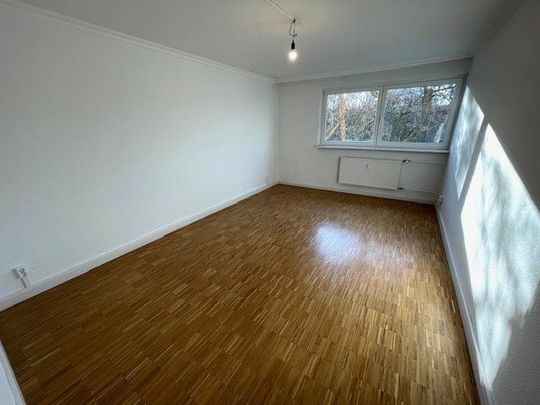 Renovierungsbedürftige 2-Zimmer Wohnung – Gestalten Sie Ihr Traumzuhause! - Photo 1