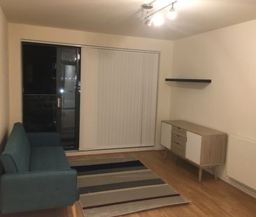 1 Bed Flat, Douglas Path, E14 - Photo 1