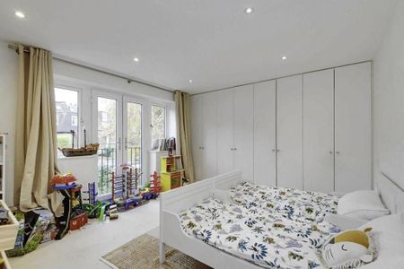 4 bedroom terraced house to rent - Photo 2