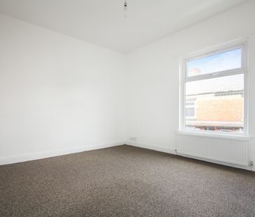 2 Bed Terraced House, Worthing Street, M14 - Photo 3
