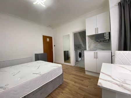 House share to rent in Whitchurch Lane, Edgware, HA8 - Photo 5
