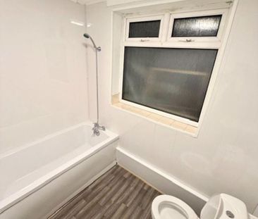 3 bedroom end of terrace house to rent - Photo 5