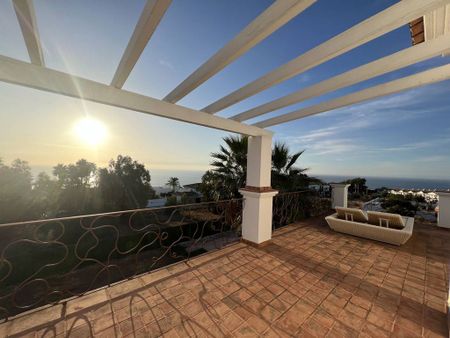 4 bedroom luxury Villa for rent in Manilva, Andalusia - Photo 2