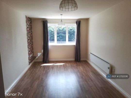 1 bedroom flat to rent - Photo 1