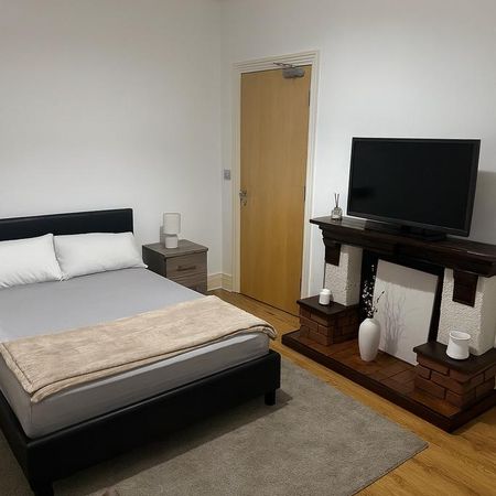 1 bedroom in a house share to rent - Photo 4