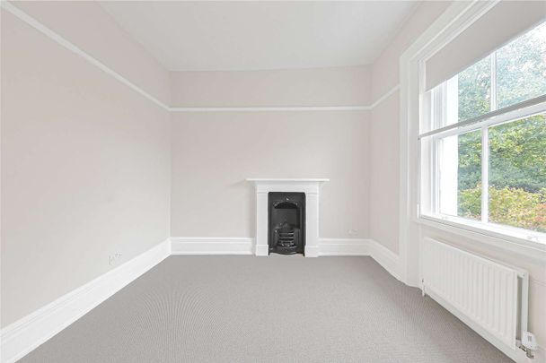 Two bedroom apartment set within a period conversion in the heart of St John's Wood - Photo 1