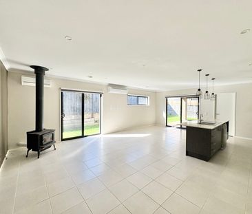 Coastal Comfort Meets Modern Living in Leopold - Photo 5