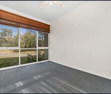 THREE BEDROOM HOME - SHORT TERM LEASE ONLY - Photo 6