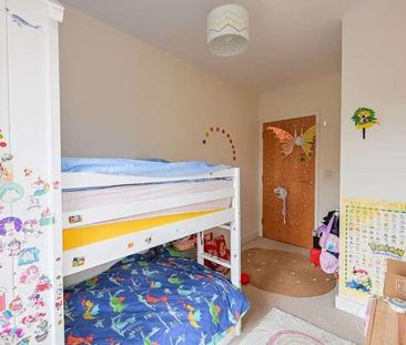 Clarence Avenue, Ilford, IG2 - Photo 6