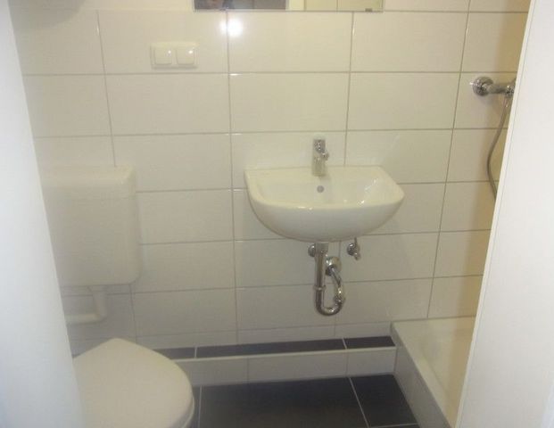 Nachmieter zum 01.04.2026 für Single-Wohnung (ca. 28,6 m²) gesucht. - Photo 1