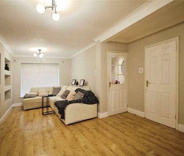 Rippleside, Basildon, SS14 - Photo 1