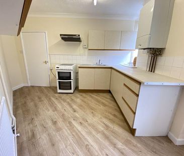 2 bedroom semi-detached house to rent - Photo 5