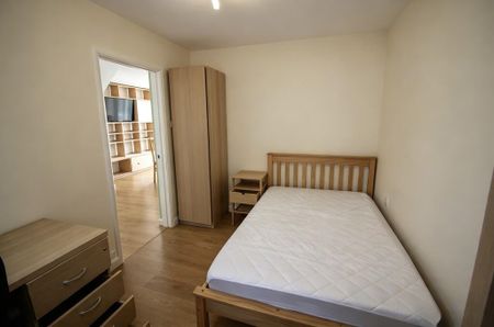 6 bedroom semi-detached house to rent - Photo 3
