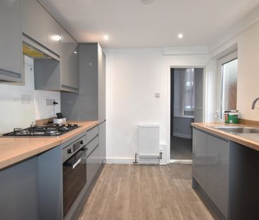 3 bedroom terraced house to rent - Photo 4