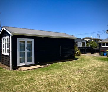 Waverley Beach - 2 Bedrooms - Photo 1