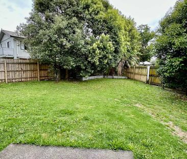 Great location 3 Bedrooms Home in Henderson - Photo 4