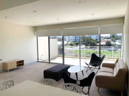 Large 3 Bedroom Townhouse, Wollongong CBD - Photo 5