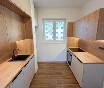 Pronájem bytu 2+1 37 m², Sušilova 1335, Vsetín - Photo 2