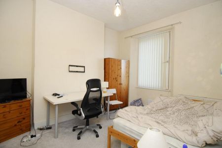 4 bedroom house to rent - Photo 2