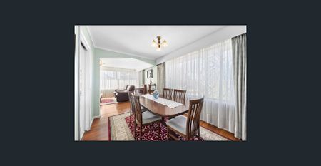 Spacious 4 Bedroom Family Haven with Alfresco Entertaining! - Photo 3