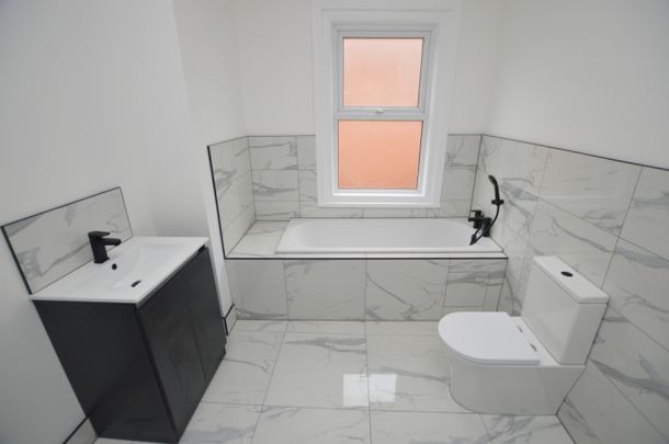 2 Bedroom Terraced House - Photo 1